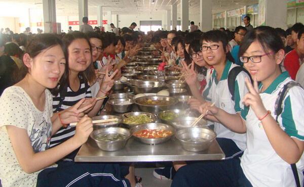 如何能使食堂受到學生和老師的歡迎