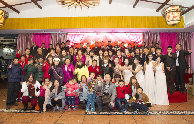 全體員工大合影