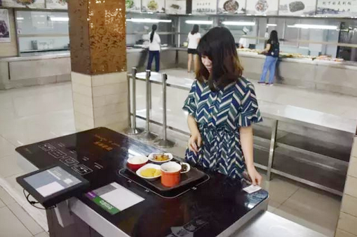 廣州高校的飯?zhí)茫切﹤髡f(shuō)中的黑科技！