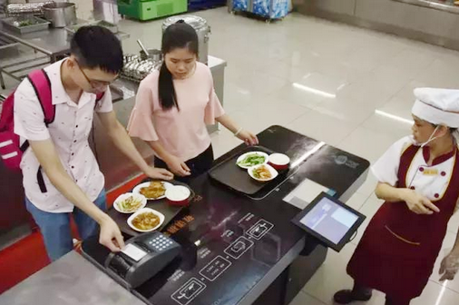 廣州高校的飯?zhí)茫切﹤髡f(shuō)中的黑科技！